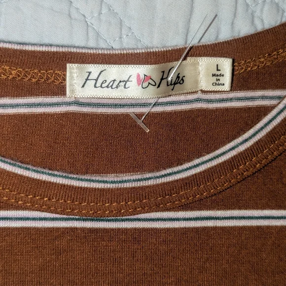 2For1 Heart Hips Brown Striped and Green Bodysuits - Picture 3 of 7